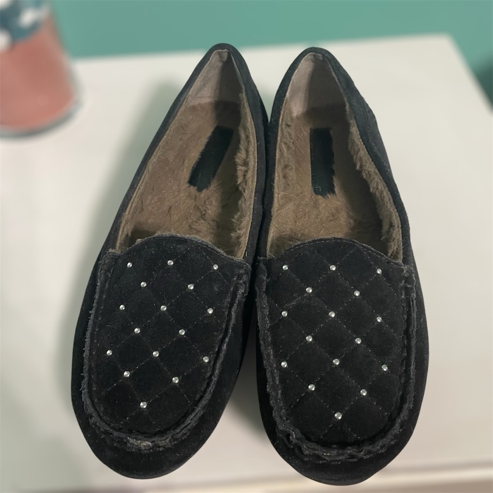 Naturalizer genuine suede moccasins size 7 1/2 Wide studded top faux fur footbed
